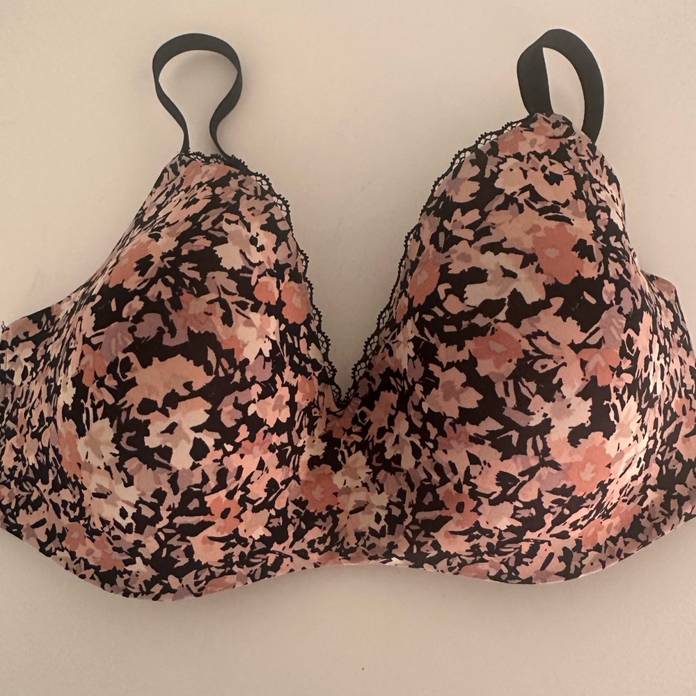 Maidenform Wireless Pink and Black Floral Bra